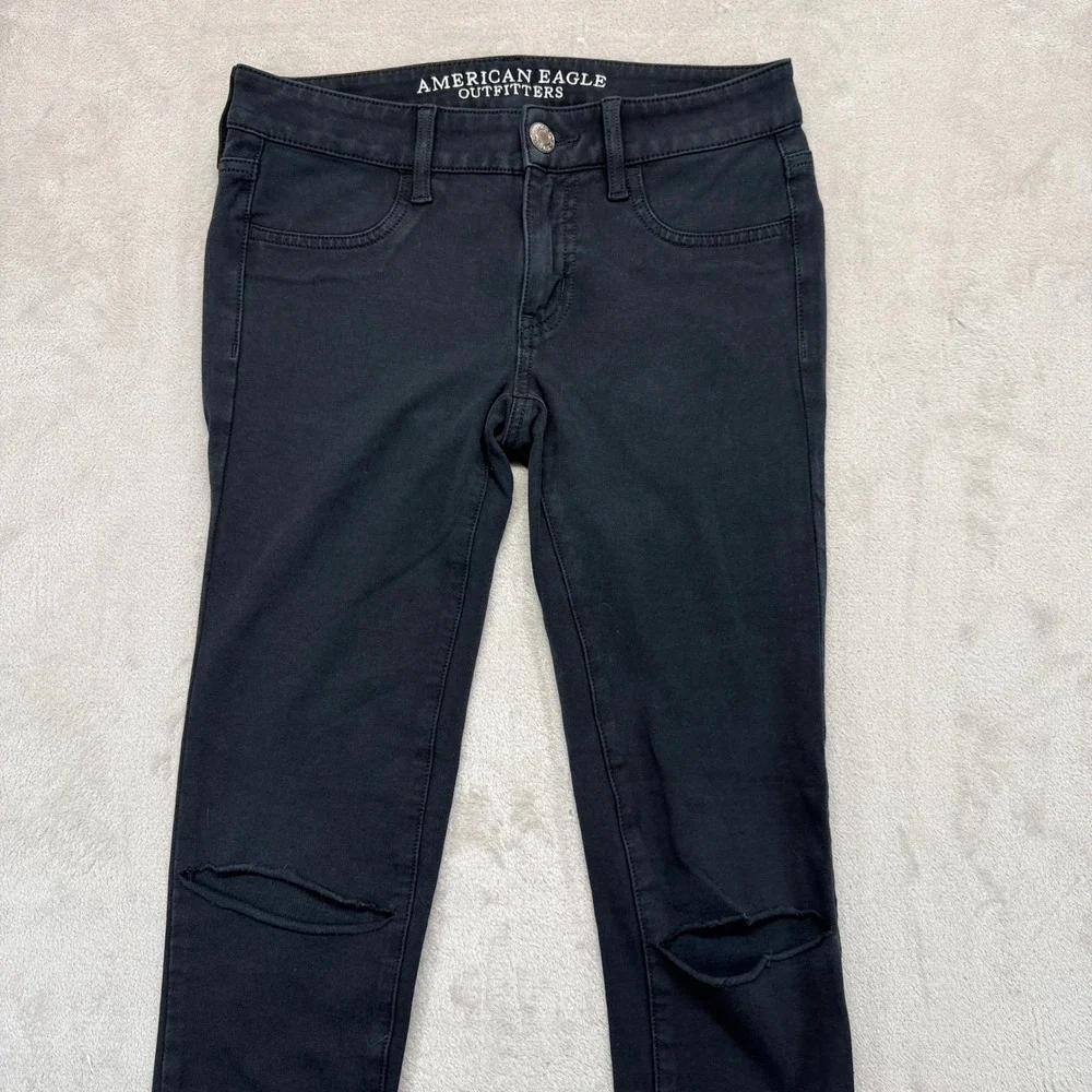 American Eagle Jeans Women's 2 Jegging Black Super Stretch Distressed Knee Slits - Picture 2 of 10